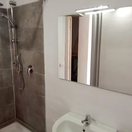 Δωμάτια σε οικογενειακή κατοικία Smeralda Room's Όλμπια