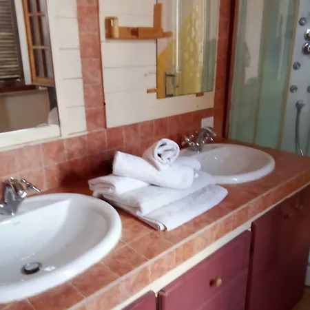 Smeralda Room's בית אירוח אולביה